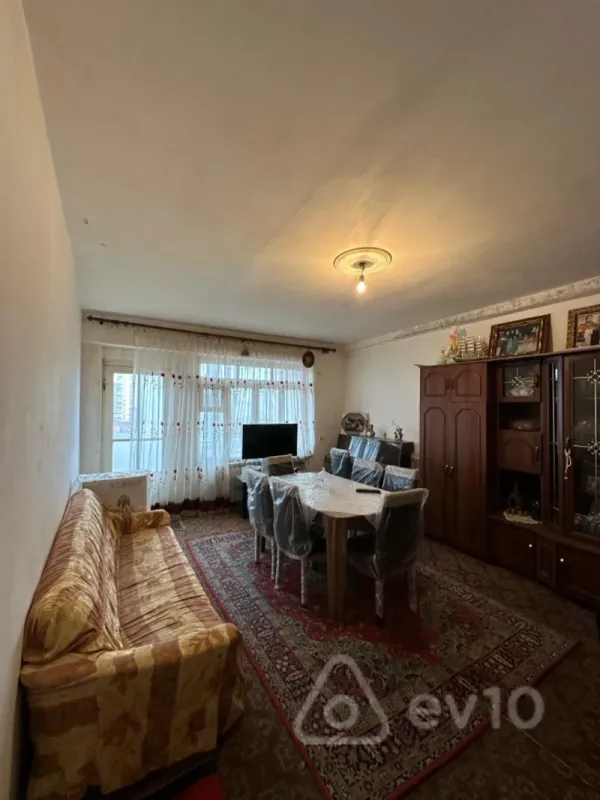 Kirayə verilir 3 otaqlı köhnə tikili 80 m²