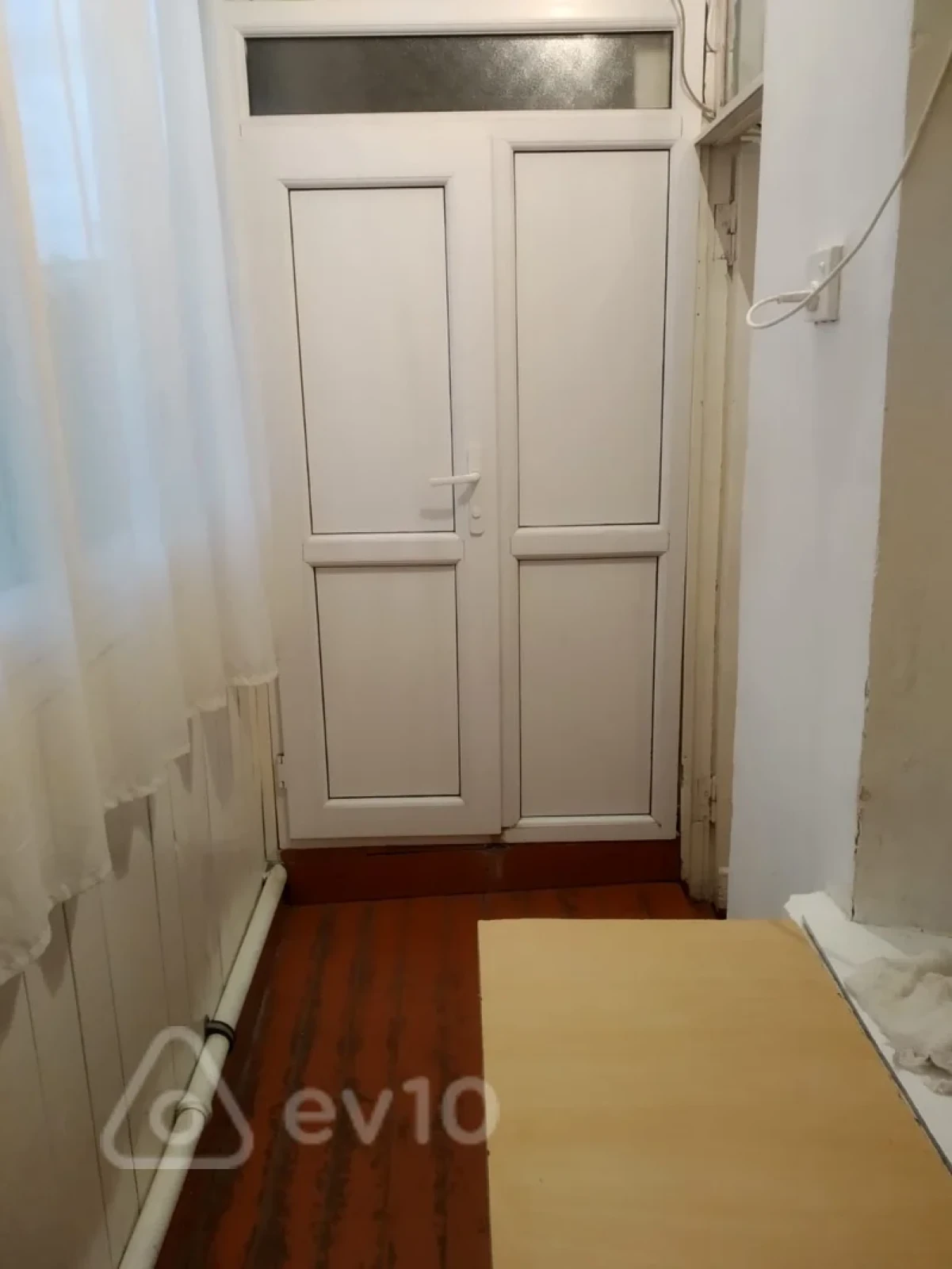 Kirayə verilir 2 otaqlı köhnə tikili 24 m²
