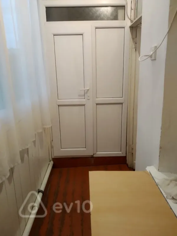Kirayə verilir 2 otaqlı köhnə tikili 24 m²