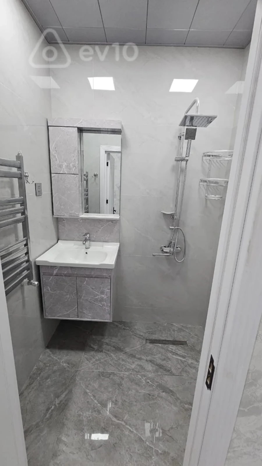 Kirayə verilir 3 otaqlı yeni tikili 82 m²