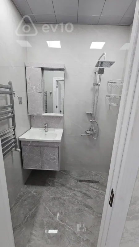 Kirayə verilir 3 otaqlı yeni tikili 82 m²