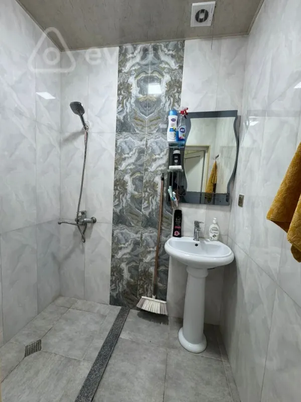 Kirayə verilir 2 otaqlı yeni tikili 60 m²