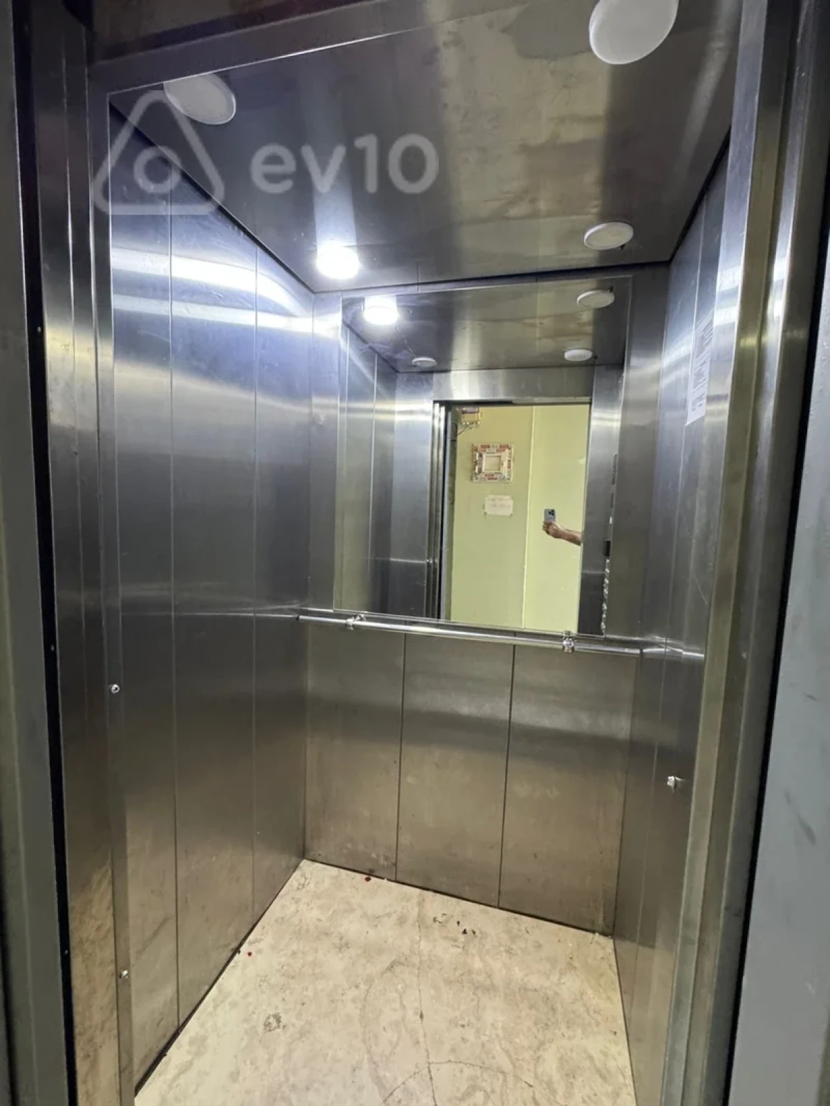 Kirayə verilir 2 otaqlı yeni tikili 60 m²