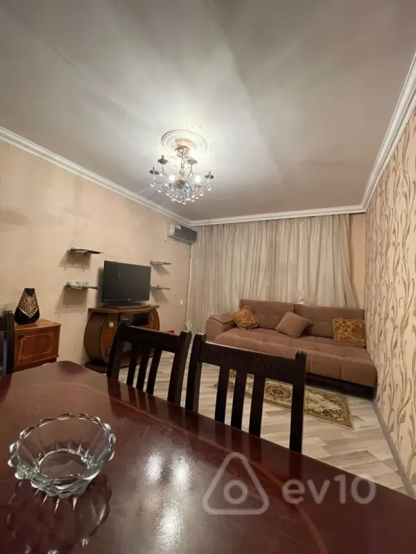 Kirayə verilir 1 otaqlı köhnə tikili 50 m²