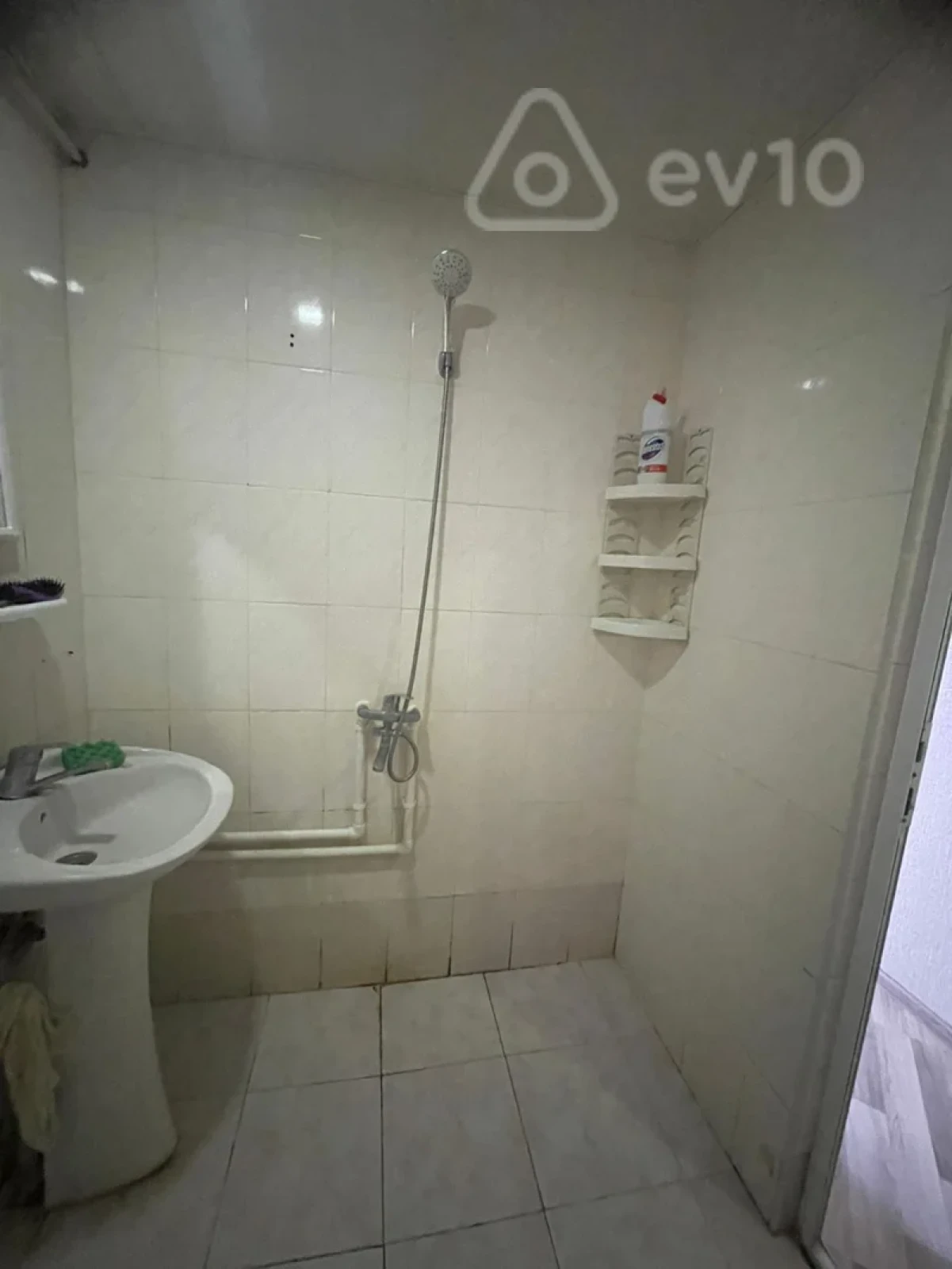 Kirayə verilir 1 otaqlı köhnə tikili 50 m²