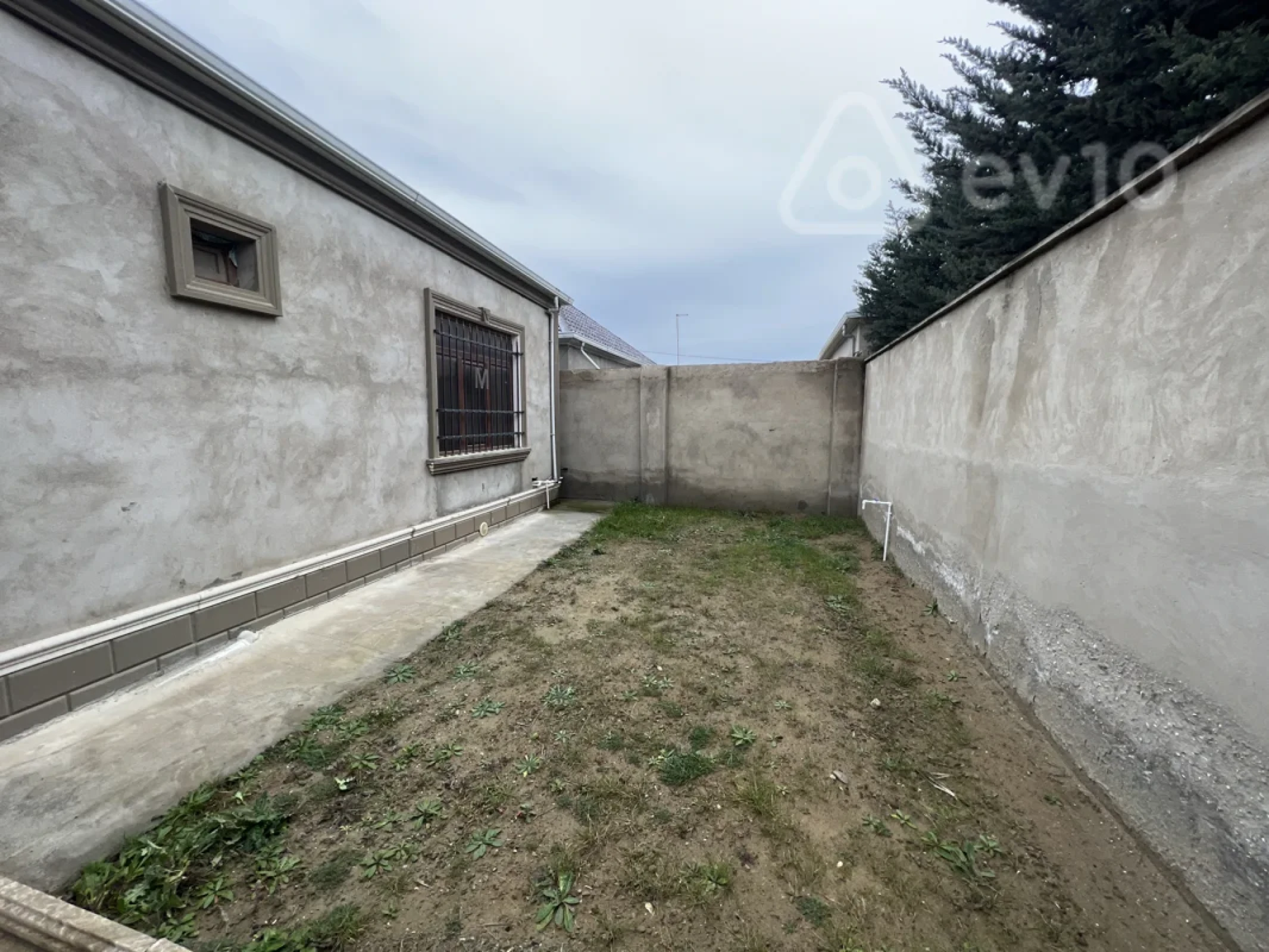 Satılır 3 otaqlı həyət evi 120 m²