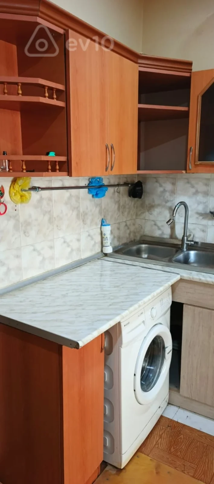 Kirayə verilir 3 otaqlı köhnə tikili 70 m²