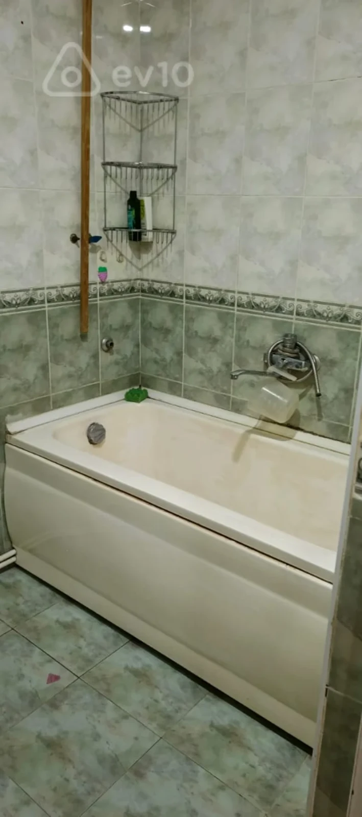 Kirayə verilir 3 otaqlı köhnə tikili 70 m²