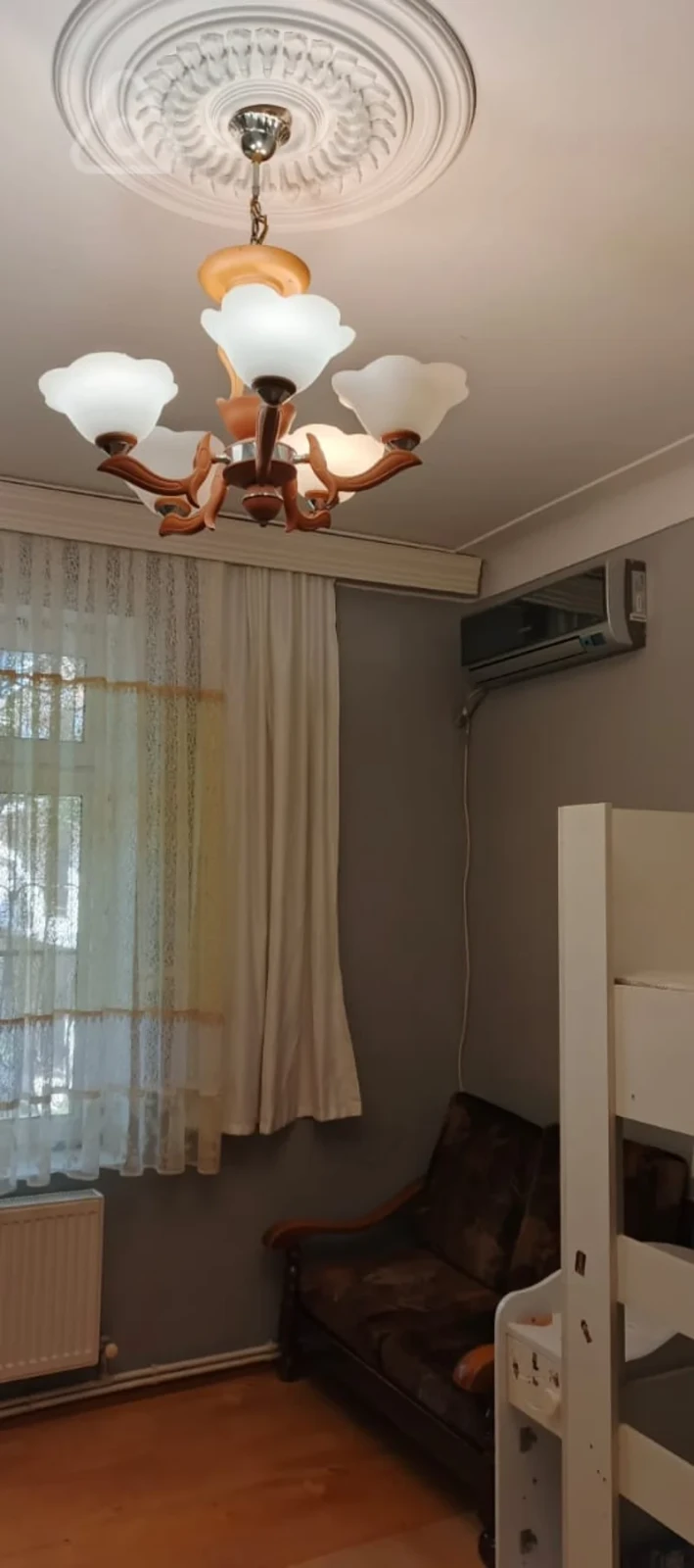 Kirayə verilir 3 otaqlı köhnə tikili 70 m²