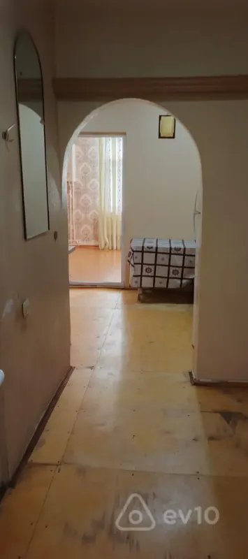 Kirayə verilir 3 otaqlı köhnə tikili 70 m²