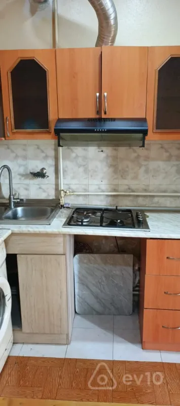 Kirayə verilir 3 otaqlı köhnə tikili 70 m²