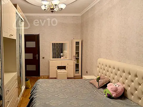 Kirayə verilir 3 otaqlı yeni tikili 130 m²