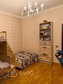 Kirayə verilir 3 otaqlı yeni tikili 130 m²