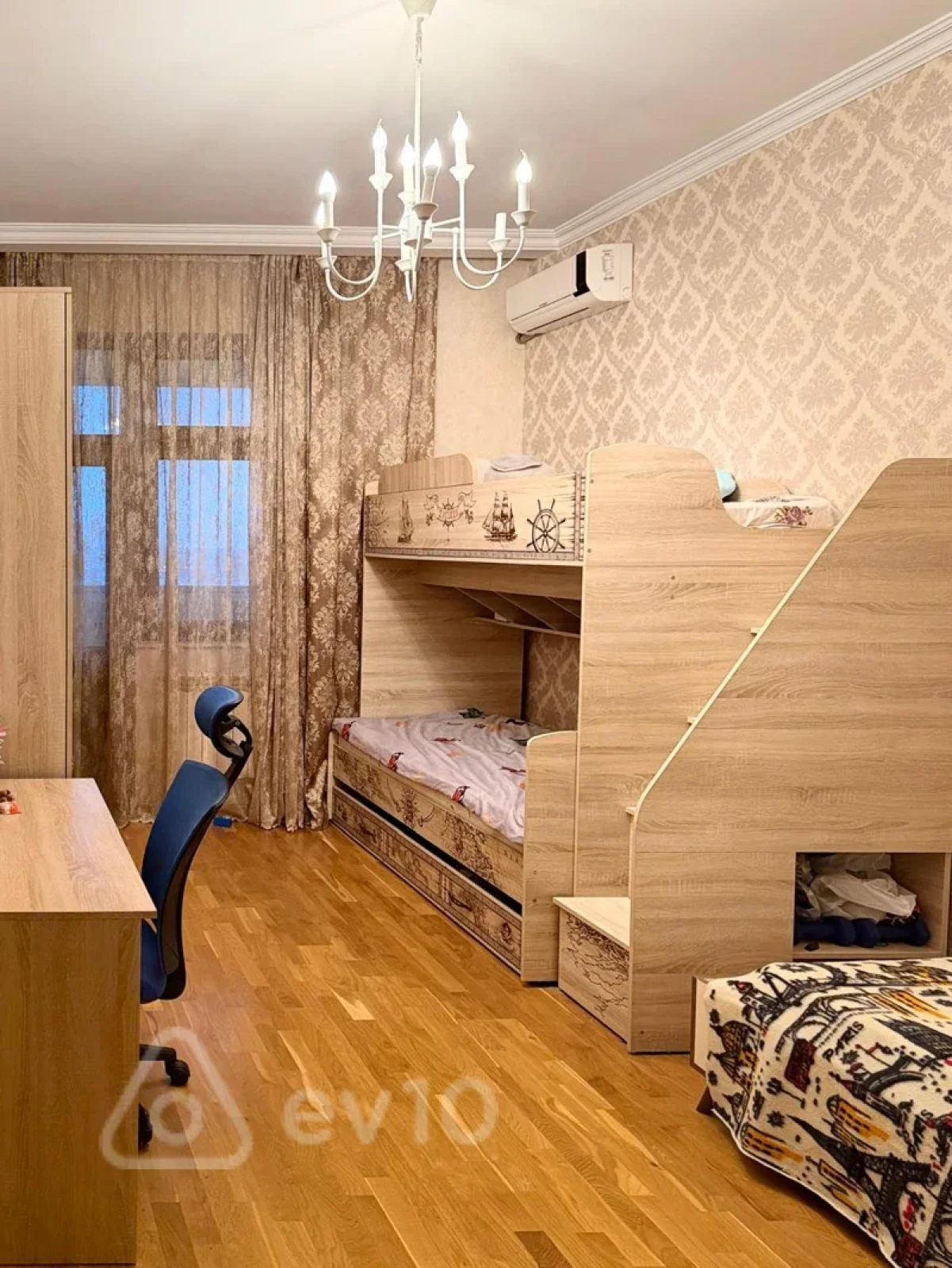 Kirayə verilir 3 otaqlı yeni tikili 130 m²