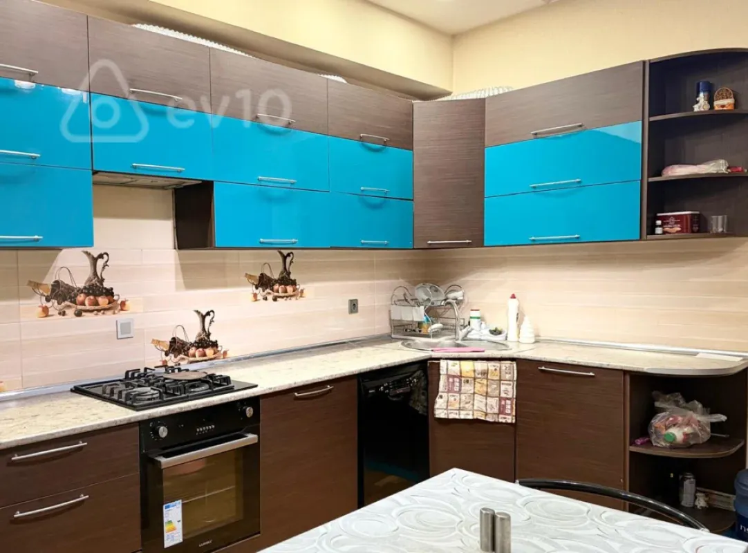 Kirayə verilir 3 otaqlı yeni tikili 130 m²