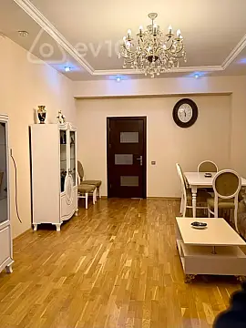 Kirayə verilir 3 otaqlı yeni tikili 130 m²