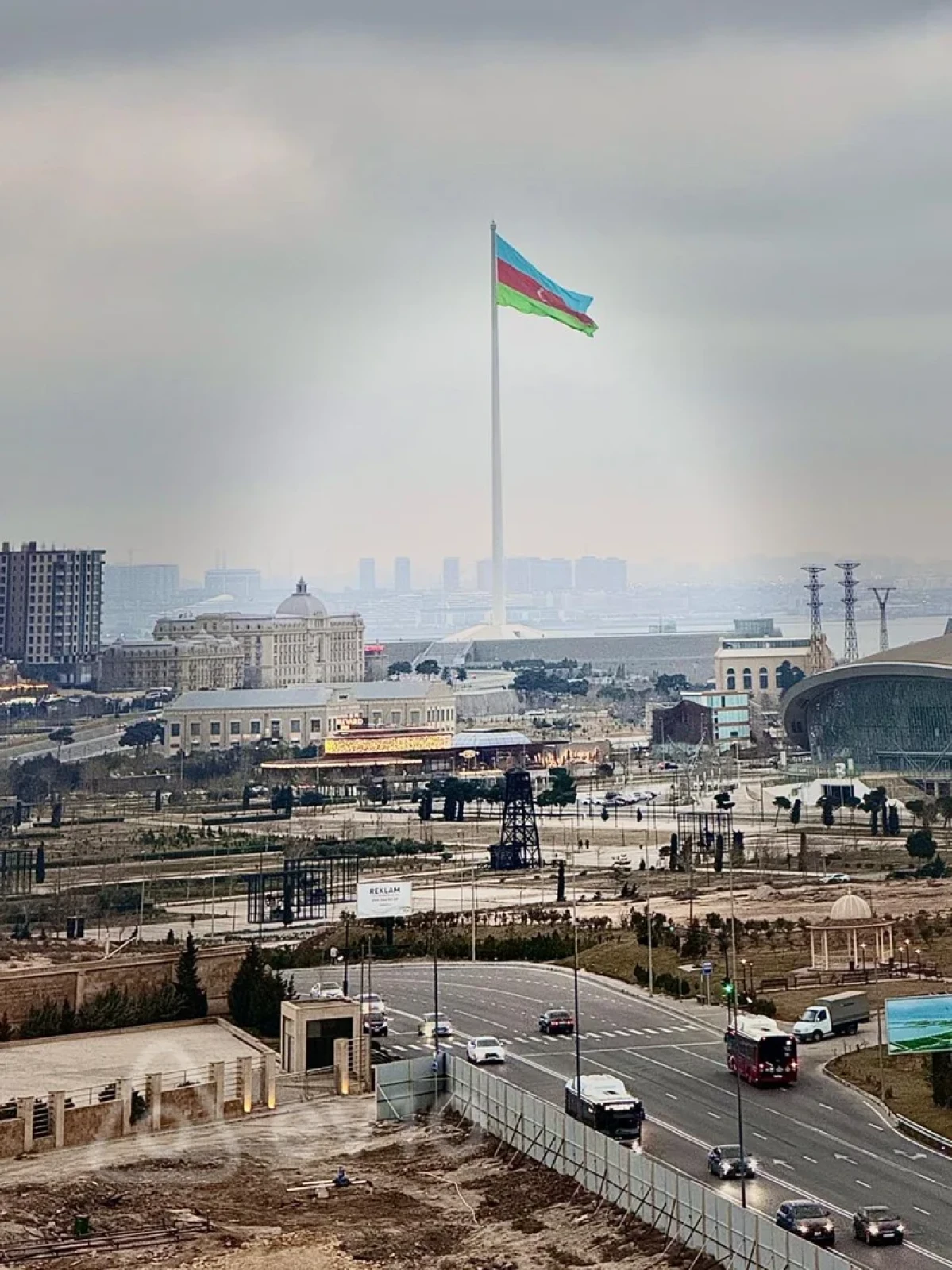 Kirayə verilir 3 otaqlı yeni tikili 130 m²