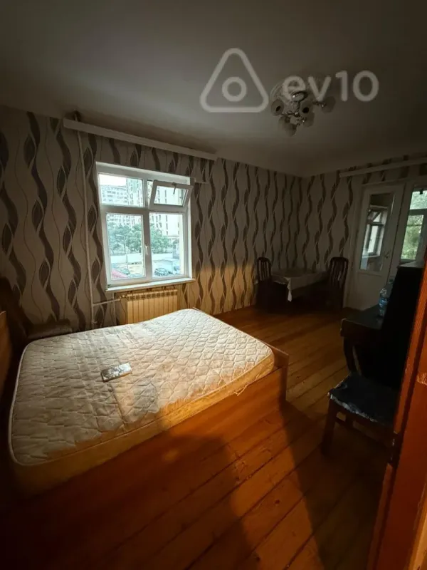 Satılır 1 otaqlı köhnə tikili 30 m²