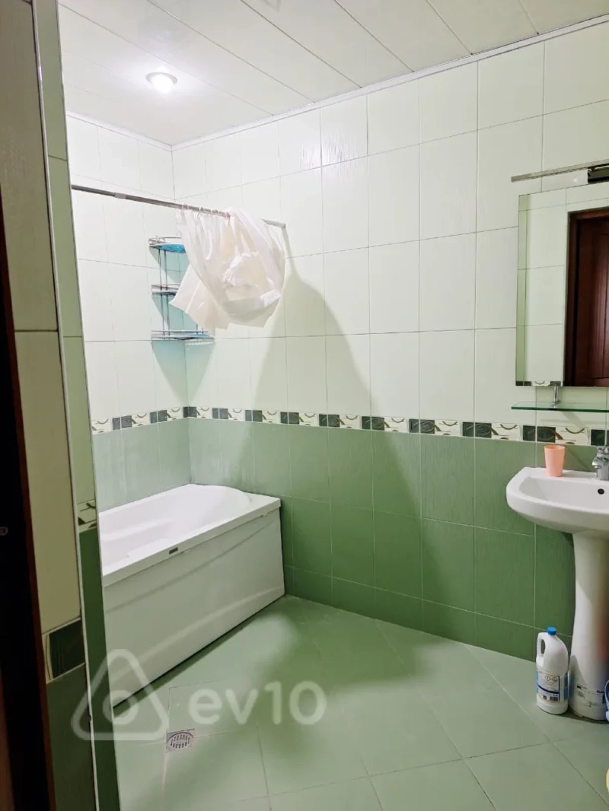 Kirayə verilir 2 otaqlı yeni tikili 80 m²