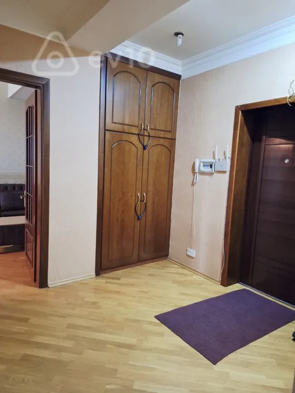 Kirayə verilir 2 otaqlı yeni tikili 80 m²