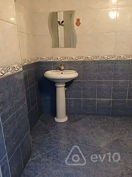 Kirayə verilir 2 otaqlı həyət evi 45 m²