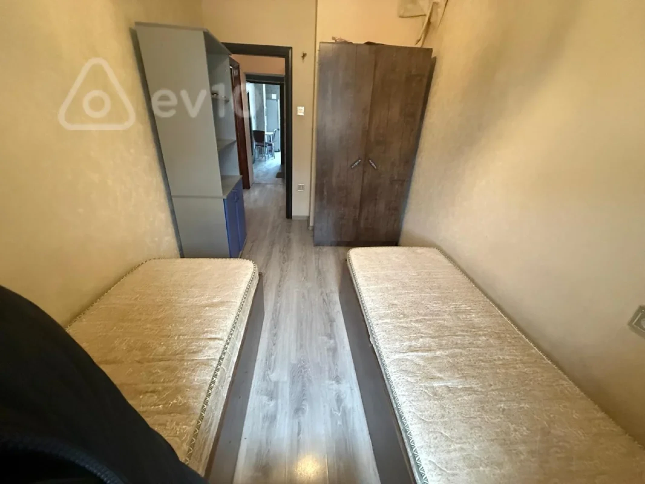 Kirayə verilir 3 otaqlı köhnə tikili 80 m²
