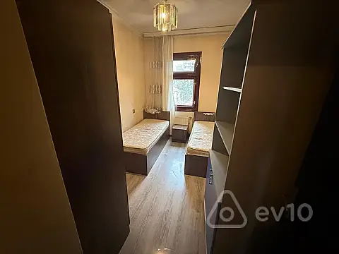 Kirayə verilir 3 otaqlı köhnə tikili 80 m²