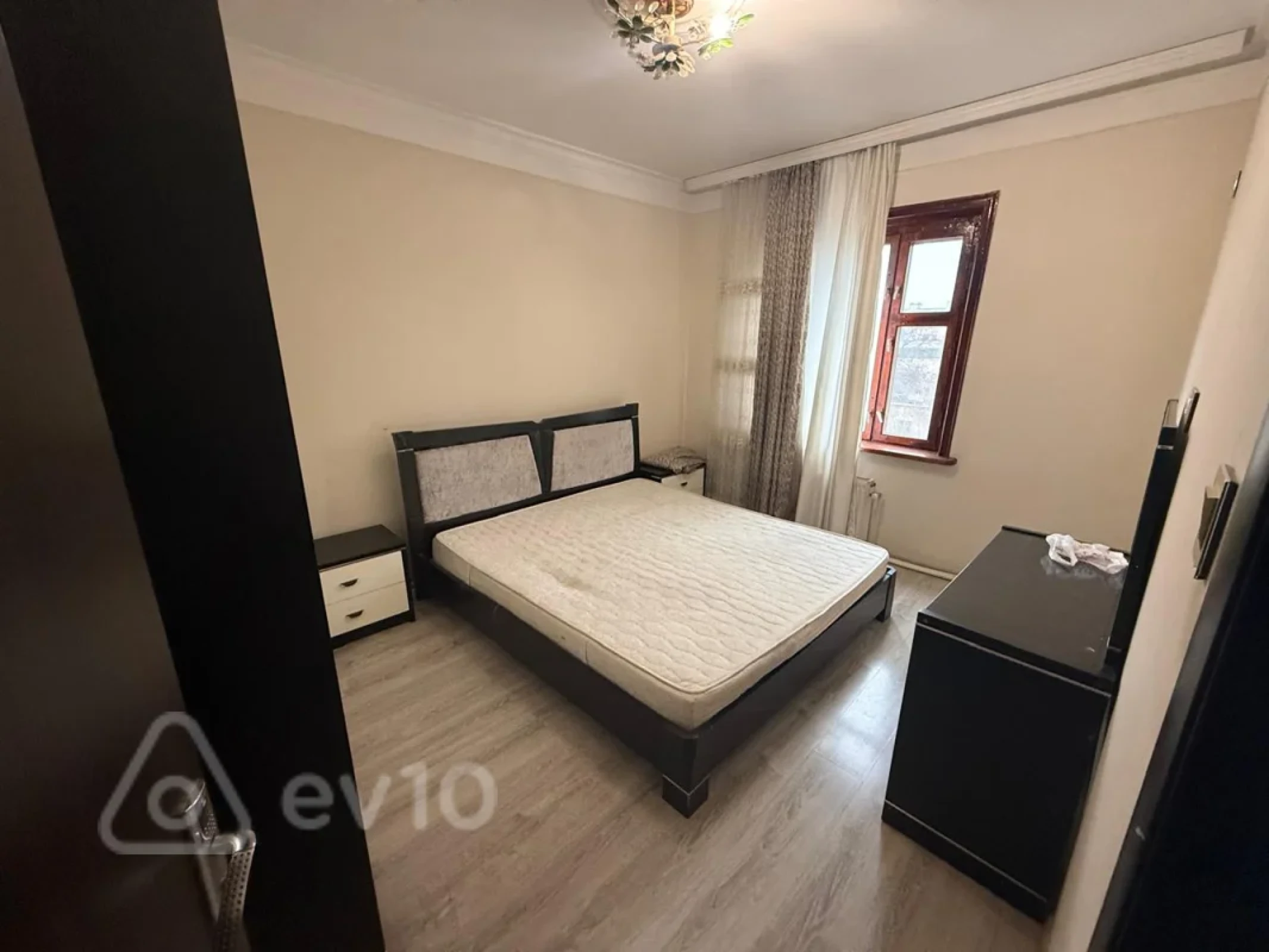 Kirayə verilir 3 otaqlı köhnə tikili 80 m²