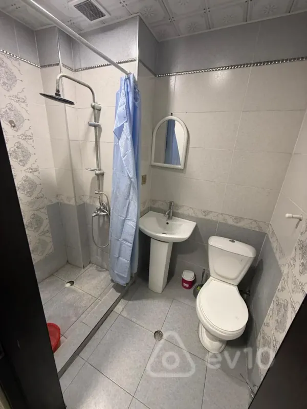 Kirayə verilir 3 otaqlı köhnə tikili 80 m²