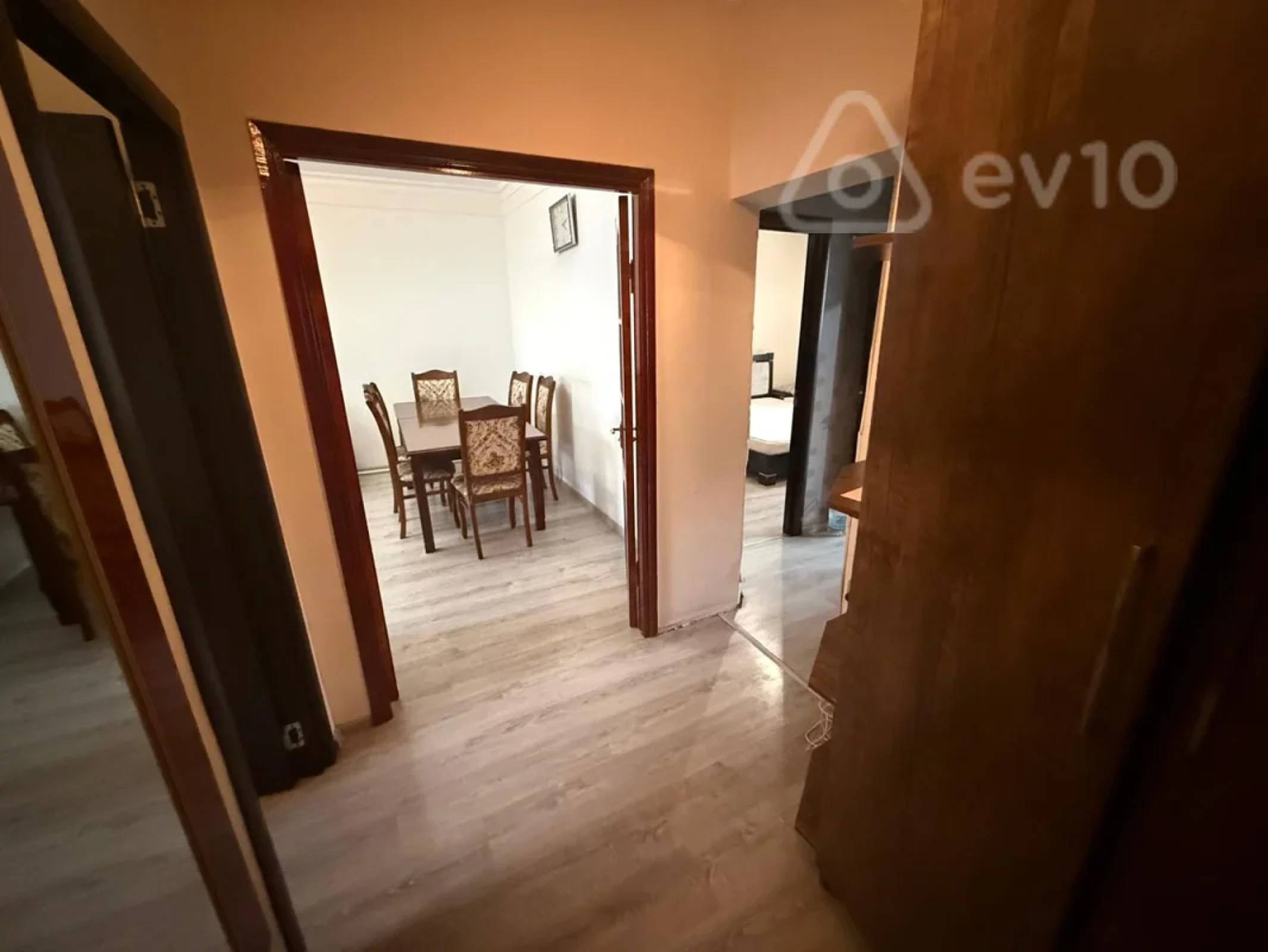 Kirayə verilir 3 otaqlı köhnə tikili 80 m²