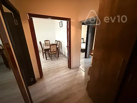 Kirayə verilir 3 otaqlı köhnə tikili 80 m²