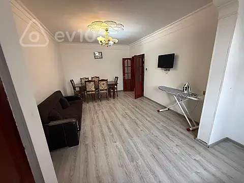 Kirayə verilir 3 otaqlı köhnə tikili 80 m²