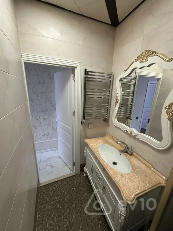 Kirayə verilir 3 otaqlı köhnə tikili 80 m²