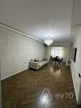 Kirayə verilir 3 otaqlı köhnə tikili 80 m²