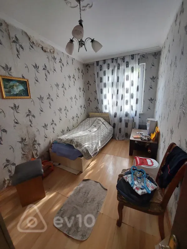 Satılır 3 otaqlı köhnə tikili 65 m²
