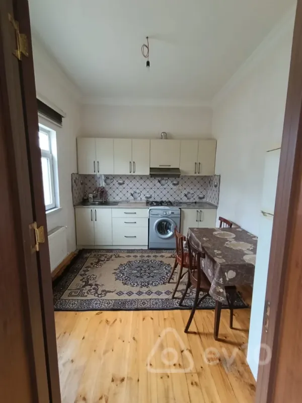 Kirayə verilir 2 otaqlı həyət evi 90 m²