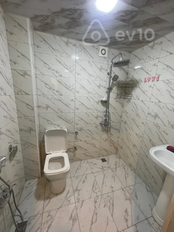 Kirayə verilir 3 otaqlı köhnə tikili 40 m²