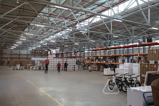 Kirayə verilir mənzil 650 m²