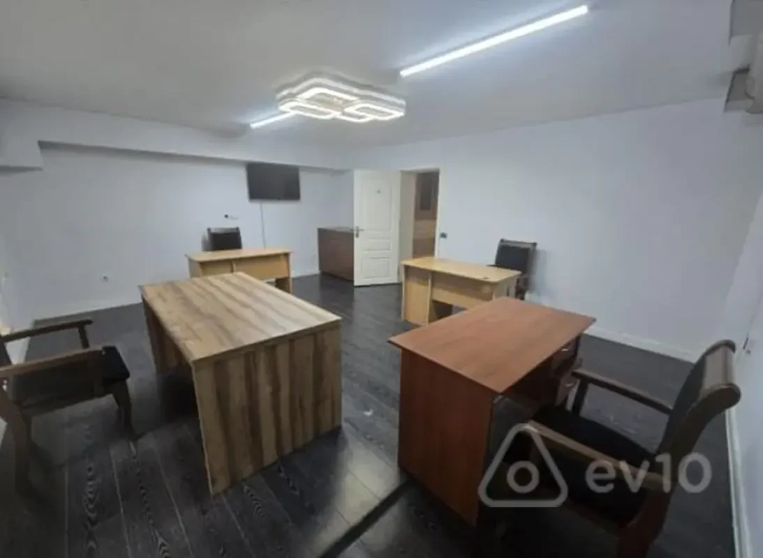 Kirayə verilir 1 otaqlı ofis 30 m²