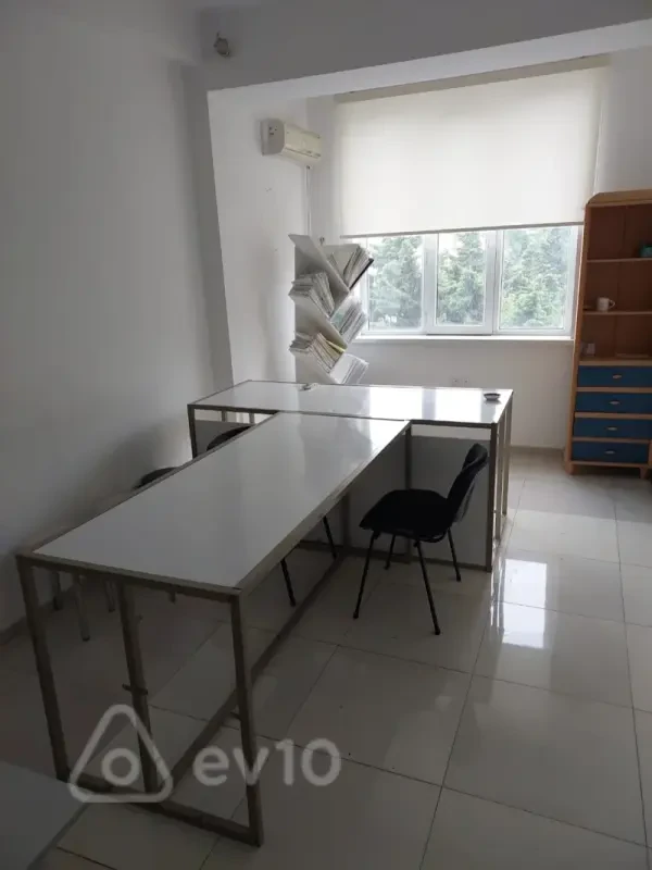 Kirayə verilir 1 otaqlı ofis 30 m²
