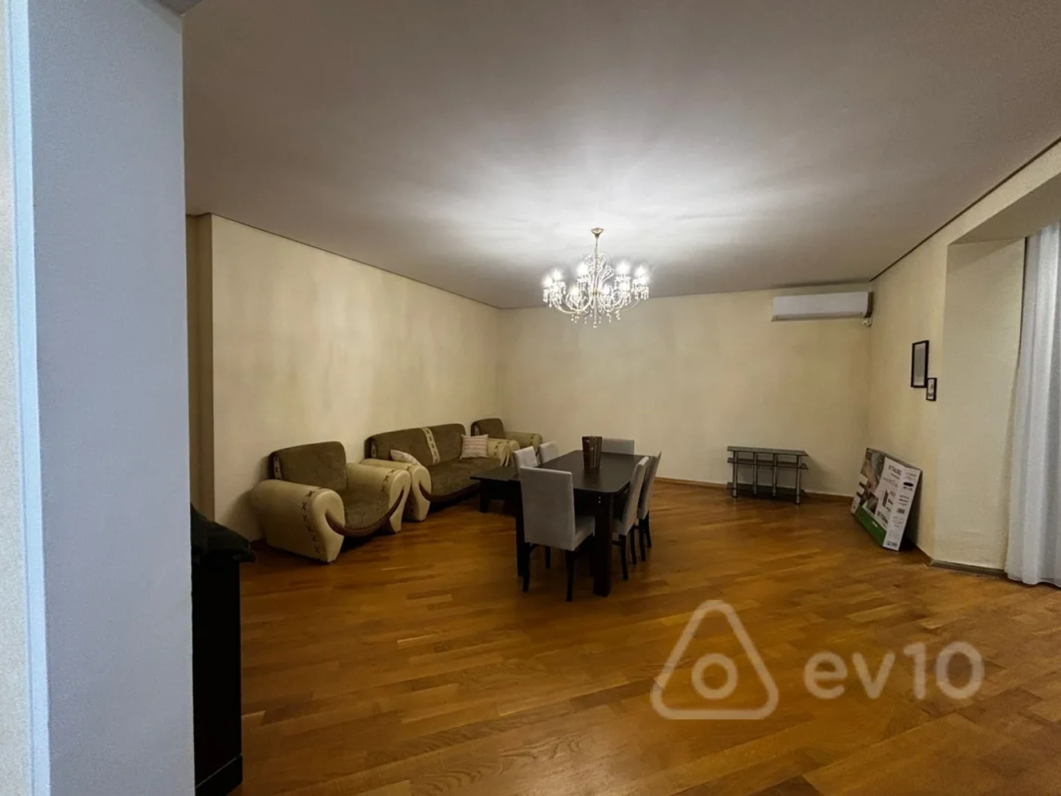 Kirayə verilir 7 otaqlı yeni tikili 360 m²