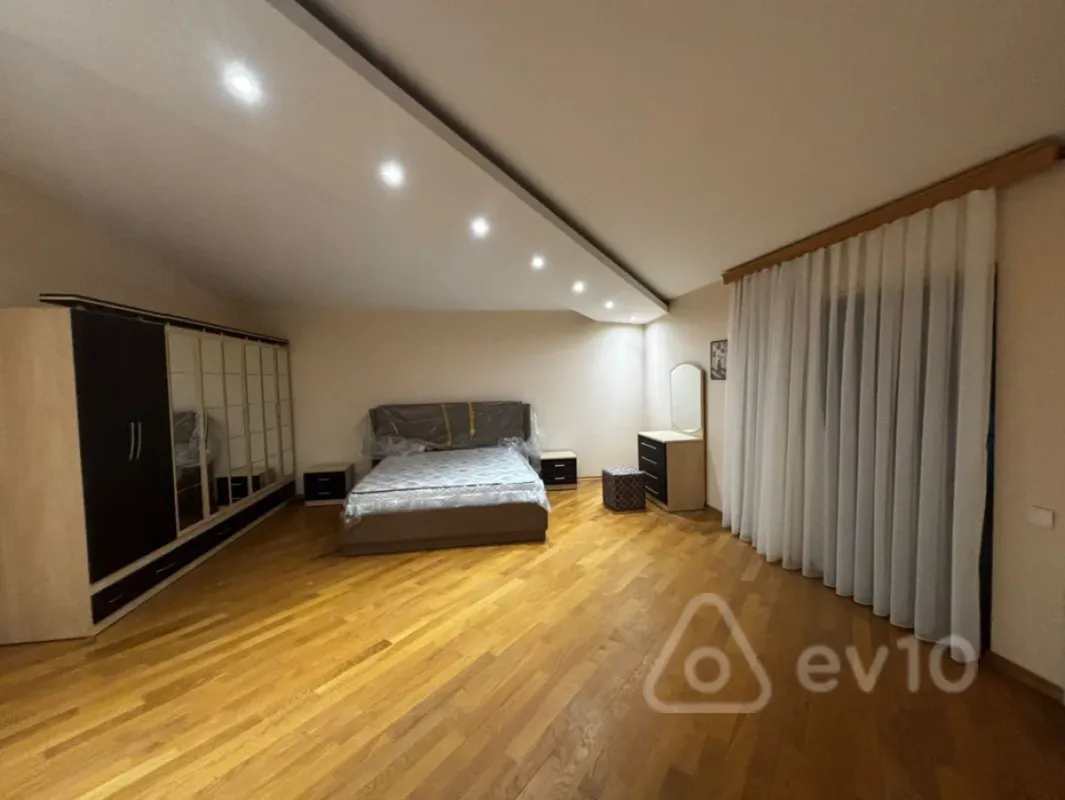 Kirayə verilir 7 otaqlı yeni tikili 360 m²
