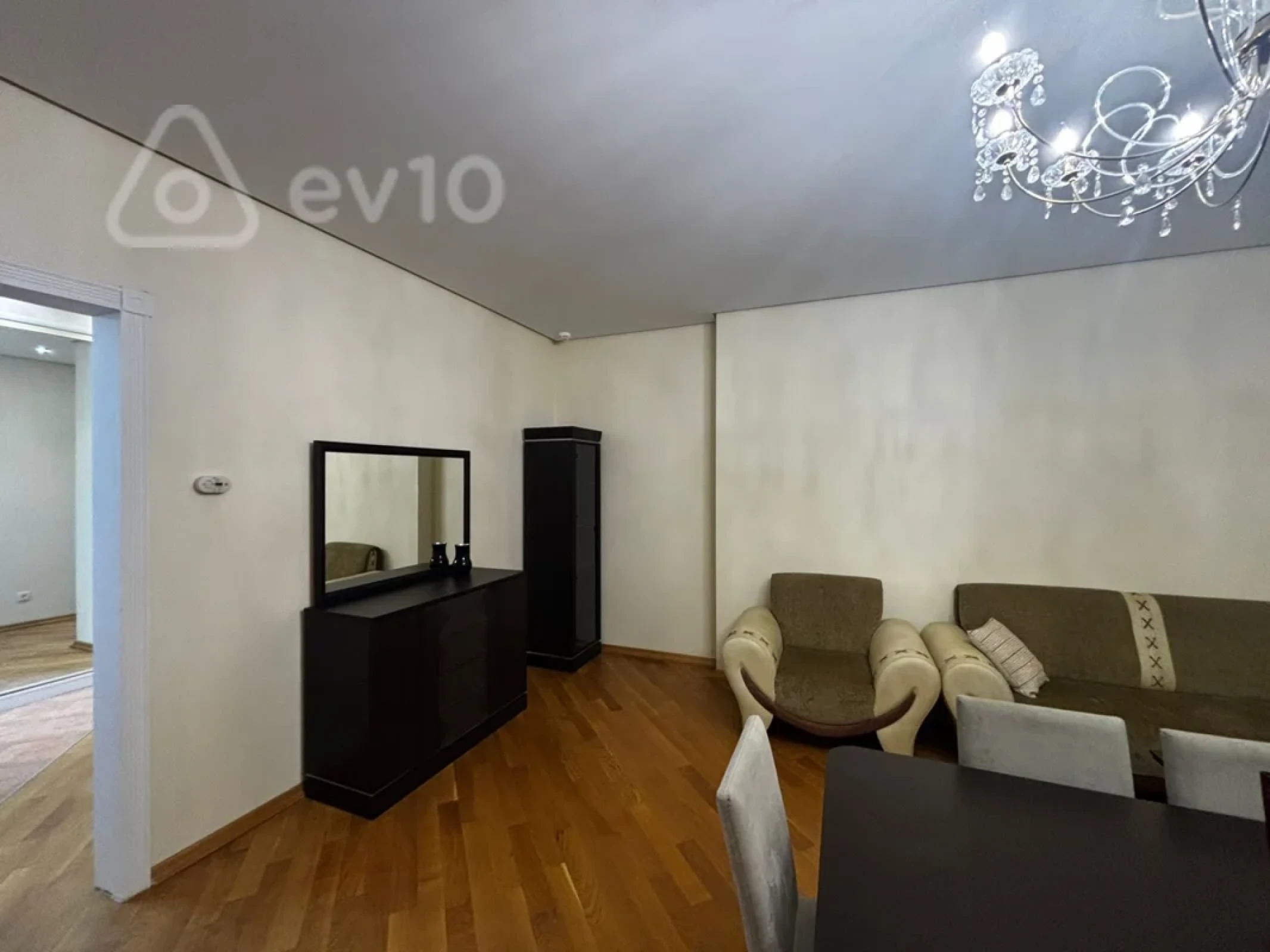 Kirayə verilir 7 otaqlı yeni tikili 360 m²