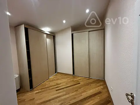 Kirayə verilir 7 otaqlı yeni tikili 360 m²
