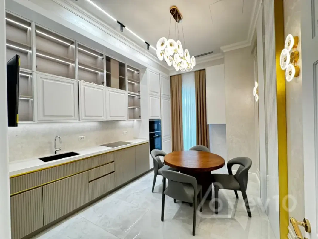 Kirayə verilir 3 otaqlı yeni tikili 135 m²