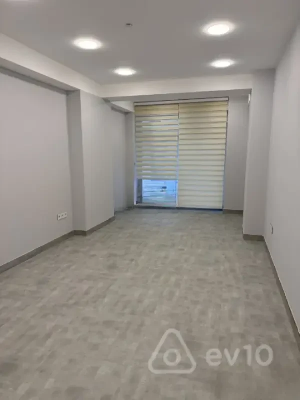 Kirayə verilir 5 otaqlı ofis 200 m²