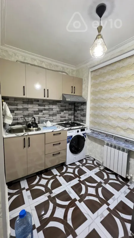 Kirayə verilir 3 otaqlı köhnə tikili 80 m²