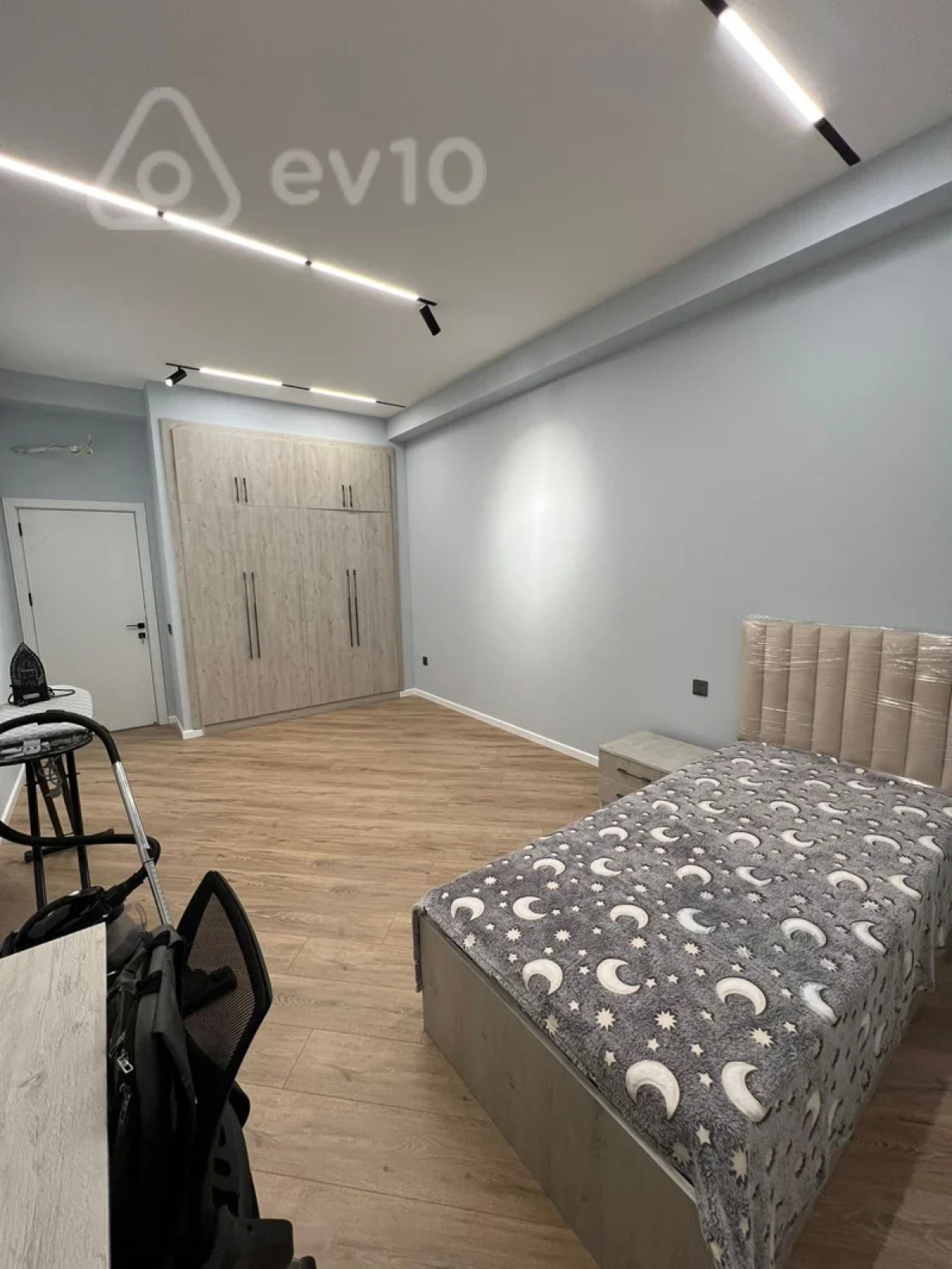 Kirayə verilir 3 otaqlı yeni tikili 100 m²