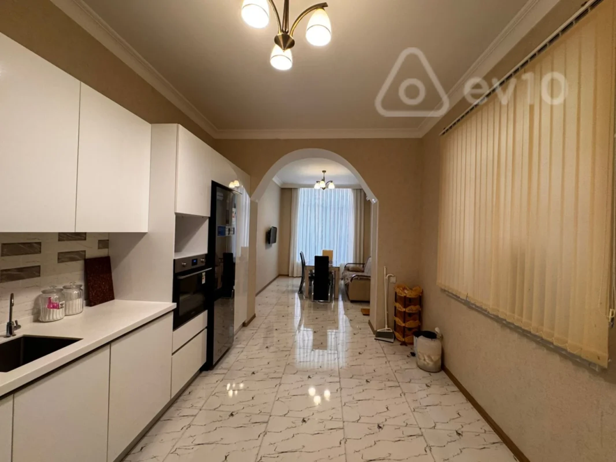 Satılır 9 otaqlı həyət evi 500 m²
