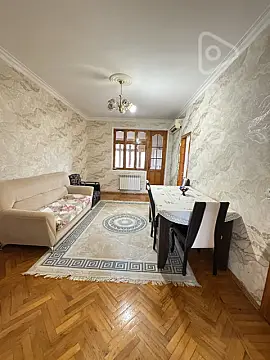 Kirayə verilir 2 otaqlı köhnə tikili 60 m²